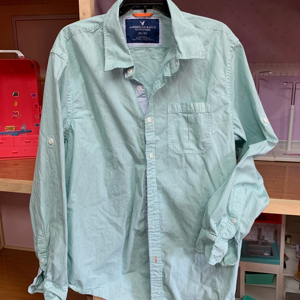 American Eagle Men’s long sleeve button down